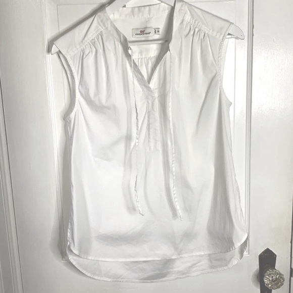 🐳BNWOT Vineyard Vines Poplin Popover Sleeveless V-neck Tie Blouse! - Picture 3 of 8